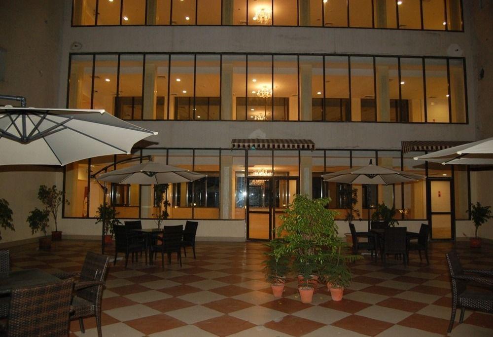 Janpath Guest House Yeni Delhi Dış mekan fotoğraf